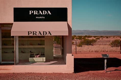 prada marfa betekenis|prada marfa sculpture.